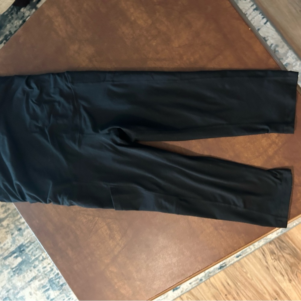 Kindred Braverly maternity crop workout pant